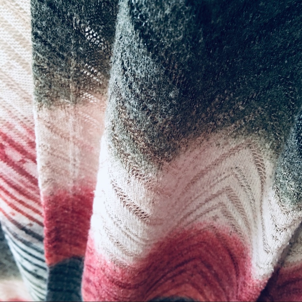 Lightweight Patterned Duster Sweater - Picture 5 of 7